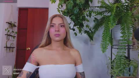 yeriawaddell  online show from 03/26/26, 10:26