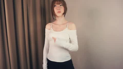 Snapshot of yerquinney chatting on 05/03/26, 01:06 Rin online show from 05/03/26, 01:06
