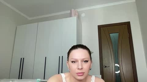 Snapshot of yes_baby_shine chatting on 02/17/26, 07:27 Eva online show from 02/17/26, 07:27