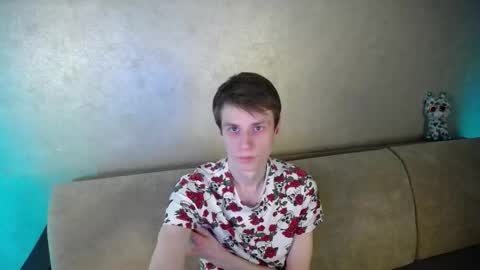 Snapshot of yes_cute_boy_ chatting on 03/14/26, 04:45 Eden online show from 03/14/26, 04:45