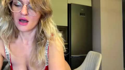 Zlata online show from 09/25/25, 06:33