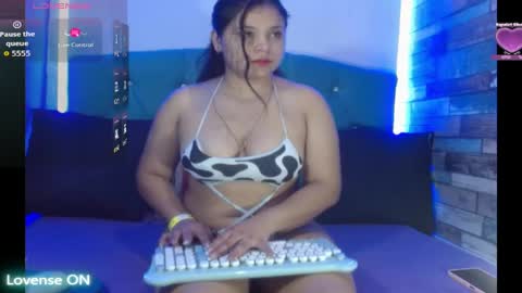 yesamin_stone18 online show from 06/06/26, 12:10