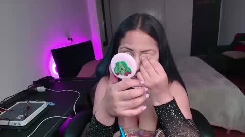 Snapshot of yesie_hot2 chatting on 09/17/25, 01:07 yesie_hot2 online show from 09/17/25, 01:07