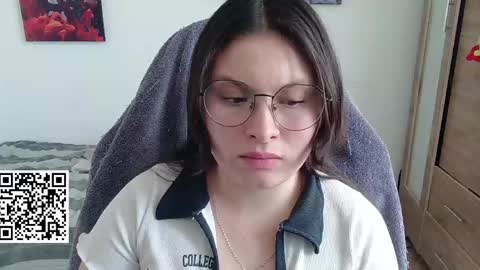 yessica_gomez01 online show from 04/19/26, 09:17