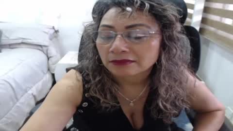 Snapshot of yessilatin chatting on 06/21/26, 09:28 jessy online show from 06/21/26, 09:28