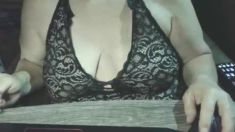 yessirprincesspet online show from 05/17/26, 02:42