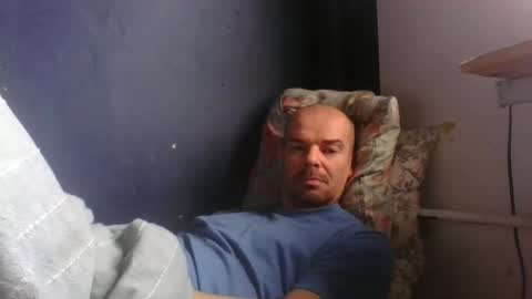 Snapshot of yewloo chatting on 10/16/25, 06:14 yewloo online show from 10/16/25, 06:14