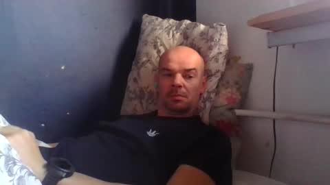 Snapshot of yewloo chatting on 10/25/25, 05:59 yewloo online show from 10/25/25, 05:59