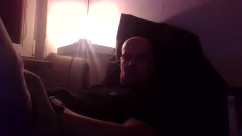 Snapshot of yewloo chatting on 11/19/25, 03:45 yewloo online show from 11/19/25, 03:45