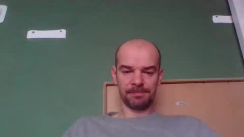 Snapshot of yewloo chatting on 11/28/25, 07:00 yewloo online show from 11/28/25, 07:00