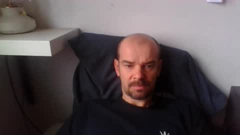 Snapshot of yewloo chatting on 12/22/25, 10:01 yewloo online show from 12/22/25, 10:01