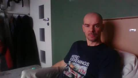 Snapshot of yewloo chatting on 12/23/25, 09:29 yewloo online show from 12/23/25, 09:29