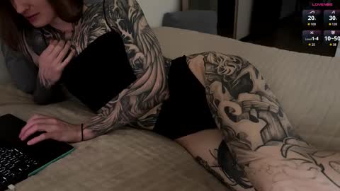 yexes online show from 09/20/25, 07:53