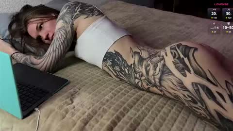 yexes online show from 10/06/25, 03:59