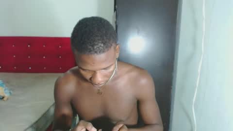 yeycom_hot07 online show from 02/16/25, 08:33