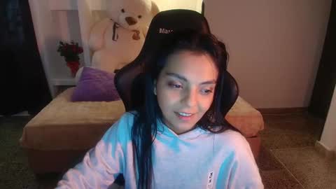 Snapshot of yeyeduran_10 chatting on 03/23/26, 07:07 Paola online show from 03/23/26, 07:07
