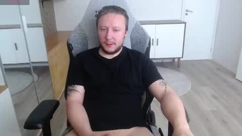 Snapshot of yhdxhy chatting on 05/10/26, 08:30 James online show from 05/10/26, 08:30
