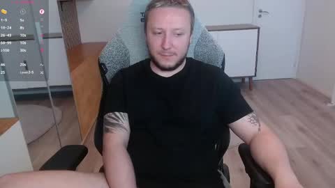 Snapshot of yhdxhy chatting on 05/31/26, 06:09 James online show from 05/31/26, 06:09