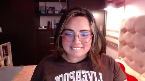 Snapshot of yini_angel07 chatting on 02/10/26, 03:43 hii i am yini online show from 02/10/26, 03:43