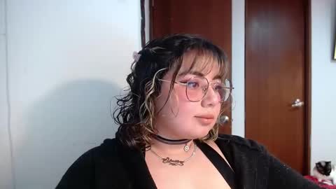 Snapshot of yini_angel07 chatting on 03/16/26, 03:12 hii i am yini online show from 03/16/26, 03:12