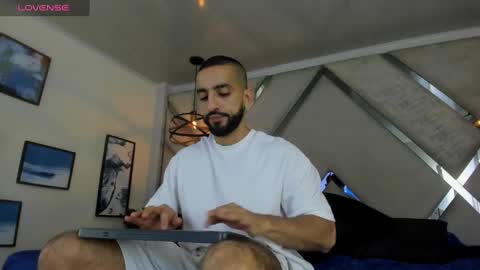 Yiyo online show from 03/09/25, 04:16