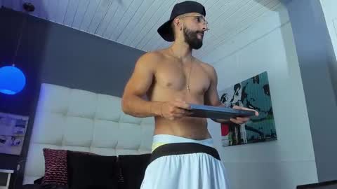 Yiyo online show from 10/02/25, 09:33