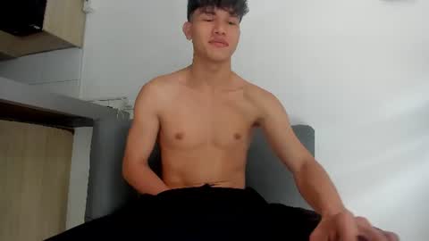 Snapshot of yizus_bonz chatting on 06/25/26, 04:22 yizus_bonz online show from 06/25/26, 04:22