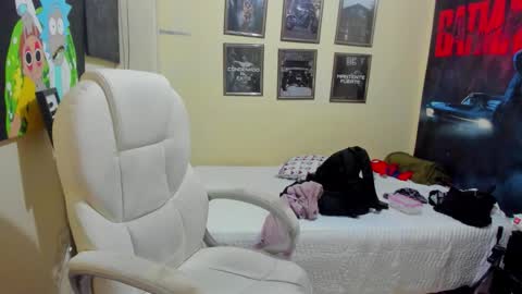 yker online show from 10/09/25, 04:32