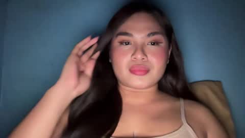 Snapshot of yllanahard chatting on 12/21/24, 10:40 yllana love online show from 12/21/24, 10:40