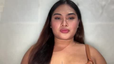 Snapshot of yllanahard chatting on 11/26/25, 03:46 yllana love online show from 11/26/25, 03:46