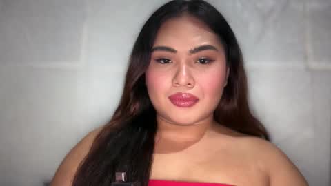 Snapshot of yllanahard chatting on 12/16/25, 01:49 yllana love online show from 12/16/25, 01:49