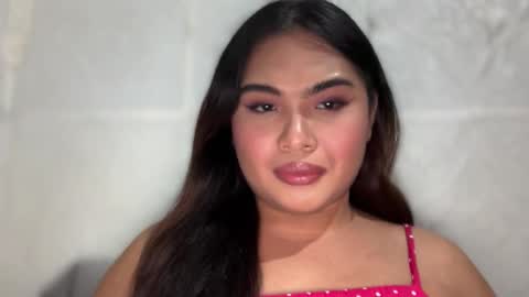 Snapshot of yllanahard chatting on 12/18/25, 12:00 yllana love online show from 12/18/25, 12:00