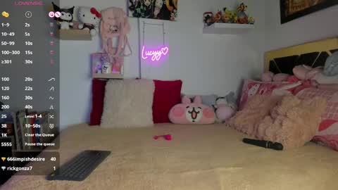 lucy online show from 04/11/26, 02:27