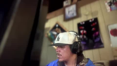 Snapshot of ymmotg chatting on 01/31/25, 12:40 ymmotg online show from 01/31/25, 12:40