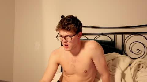 yngdesire1 online show from 04/26/26, 11:30