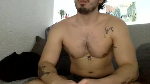 Snapshot of yngspaniard chatting on 01/09/25, 10:20 yngspaniard online show from 01/09/25, 10:20