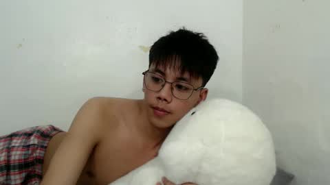 Snapshot of ynotyu chatting on 05/13/26, 06:00 ynotyu online show from 05/13/26, 06:00