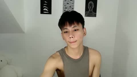 Snapshot of ynotyu chatting on 05/21/26, 12:23 ynotyu online show from 05/21/26, 12:23