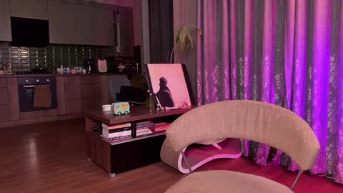 Max online show from 12/11/24, 04:28