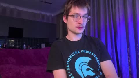 Max online show from 02/11/25, 04:33