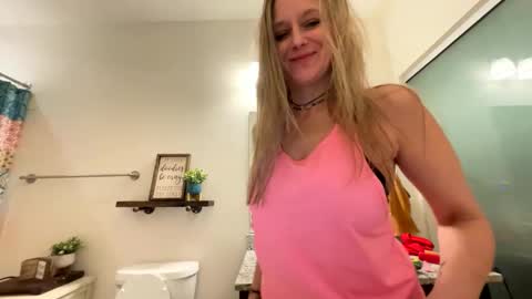 Snapshot of yogabuttttttt chatting on 03/09/25, 06:28 yogabuttttttt online show from 03/09/25, 06:28