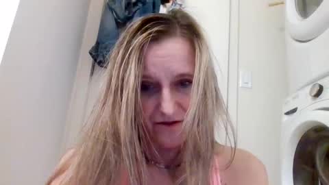 Snapshot of yogabuttttttt chatting on 10/07/25, 04:09 yogabuttttttt online show from 10/07/25, 04:09