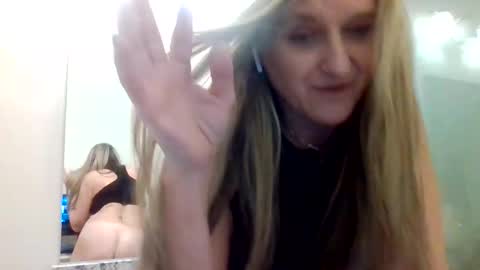 Snapshot of yogabuttttttt chatting on 03/28/26, 05:29 yogabuttttttt online show from 03/28/26, 05:29