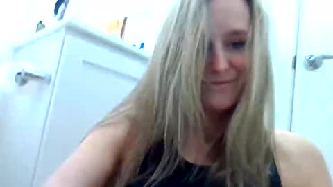 Snapshot of yogabuttttttt chatting on 05/22/26, 05:47 yogabuttttttt online show from 05/22/26, 05:47