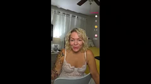 Yogiblondebangme online show from 10/08/25, 01:14