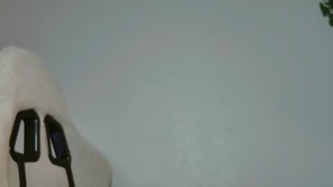 yoka_paradoxxx online show from 11/13/25, 05:17