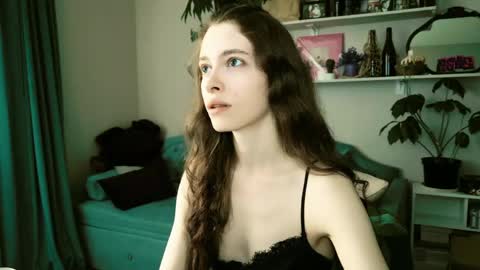 Snapshot of yoka_paradoxxx chatting on 06/04/26, 10:21 yoka_paradoxxx online show from 06/04/26, 10:21
