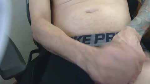 Snapshot of yokaxondoo chatting on 10/22/25, 12:00 yokaxondoo online show from 10/22/25, 12:00