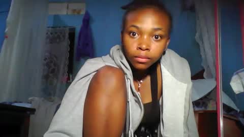 yolandrina90 online show from 10/06/25, 07:00