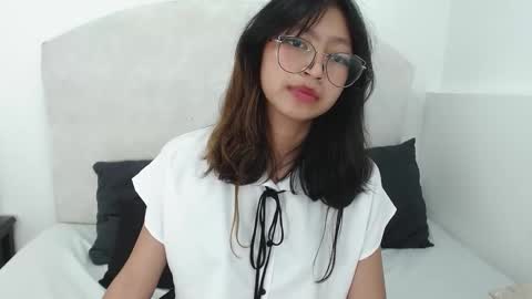 Yommi Winx online show from 12/18/24, 05:26